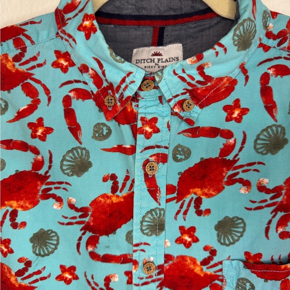 Ditch Plains Blue and Red Crab Print Button Down Shirt Size Large. - Picture 2 of 10